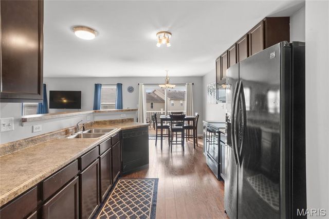 5534 Wavecrest Circle, St Charles, MO 63304