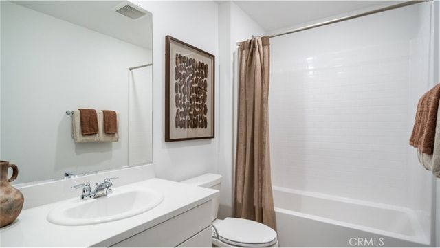 300 Grand Sky Lane, Perris, CA 92570