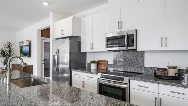300 Grand Sky Lane, Perris, CA 92570