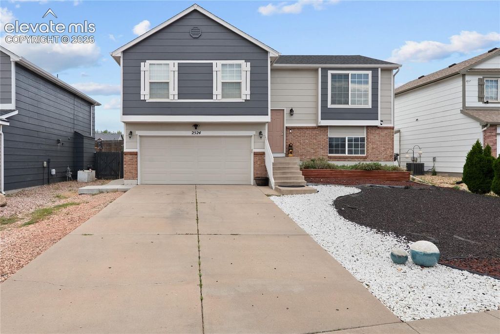 2524 Weyburn Way, Colorado Springs, CO 80922 — exterior