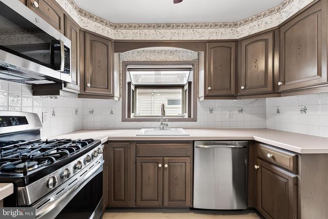 289 GLENWOOD AVENUE, Burlington, NJ 08016