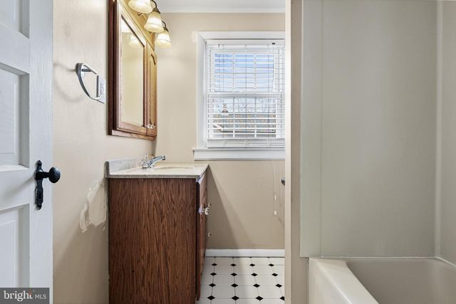 289 GLENWOOD AVENUE, Burlington, NJ 08016