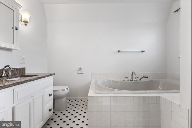 289 GLENWOOD AVENUE, Burlington, NJ 08016
