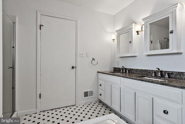 289 GLENWOOD AVENUE, Burlington, NJ 08016