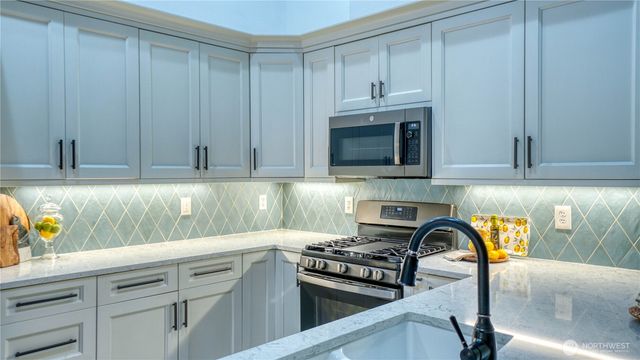 6215 59th Avenue Ct W, University Place, WA 98467