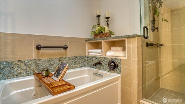 6215 59th Avenue Ct W, University Place, WA 98467