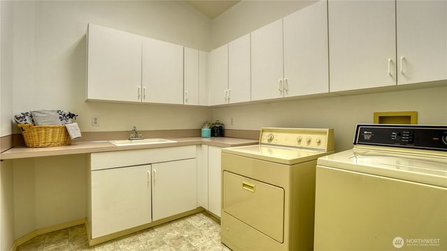 6215 59th Avenue Ct W, University Place, WA 98467