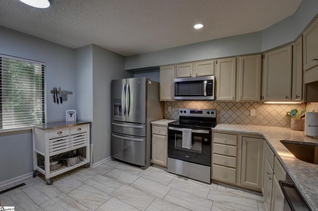 210 Harbor Cove Drive, Salem, SC 29676