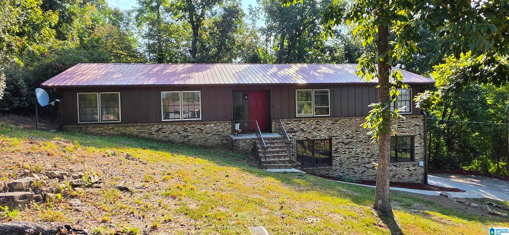 901 5TH AVENUE NE, Jacksonville, AL 36265