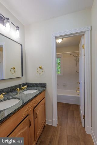 9908 MINBURN ST, Great Falls, VA 22066