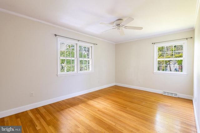 9908 MINBURN ST, Great Falls, VA 22066