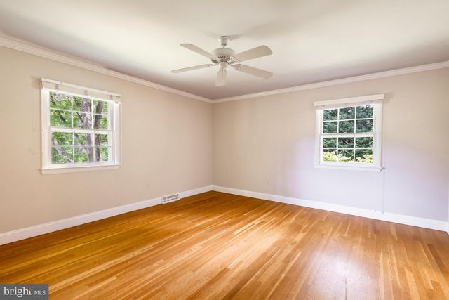 9908 MINBURN ST, Great Falls, VA 22066