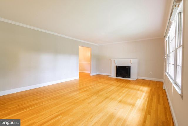 9908 MINBURN ST, Great Falls, VA 22066