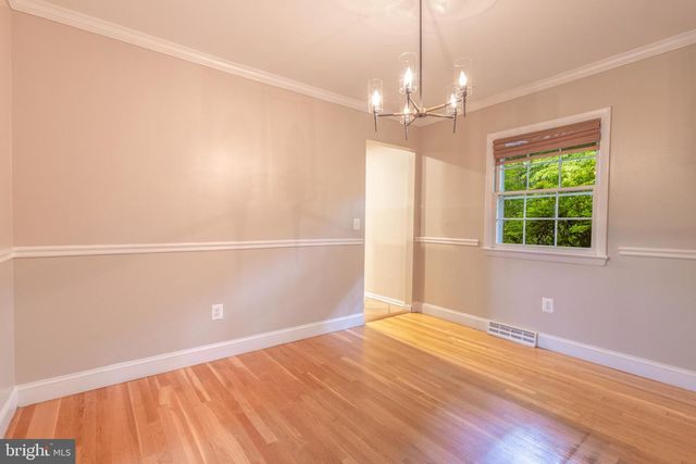 9908 MINBURN ST, Great Falls, VA 22066