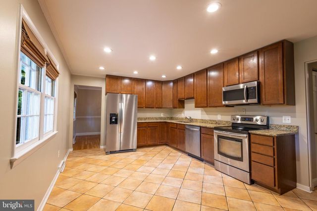 9908 MINBURN ST, Great Falls, VA 22066