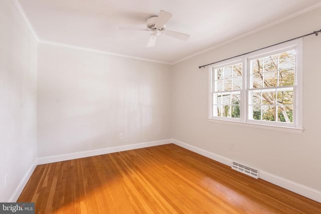 9908 MINBURN ST, Great Falls, VA 22066