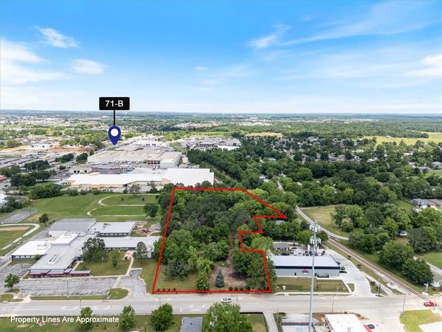 214 McClure Avenue, Lowell, AR 72745