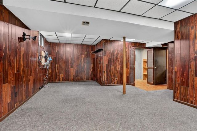 1113 S Valley Road, Olathe, KS 66061