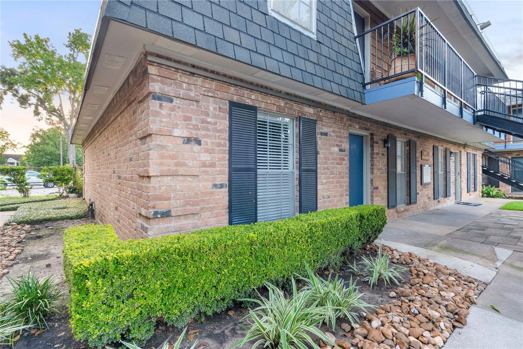 9027 Gaylord Street 115, Houston, TX 77024