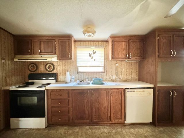 137 Holly Trail, Trinity, TX 75862