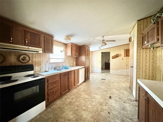 137 Holly Trail, Trinity, TX 75862