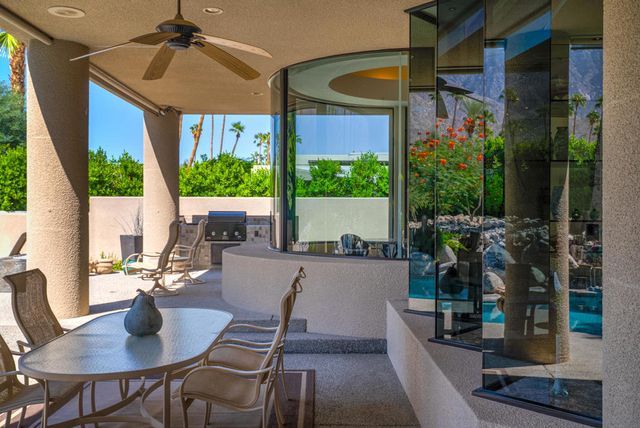 2331 S Caliente Drive, Palm Springs, CA 92264