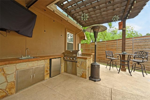 605 River Oaks DR, Austin, TX 78748
