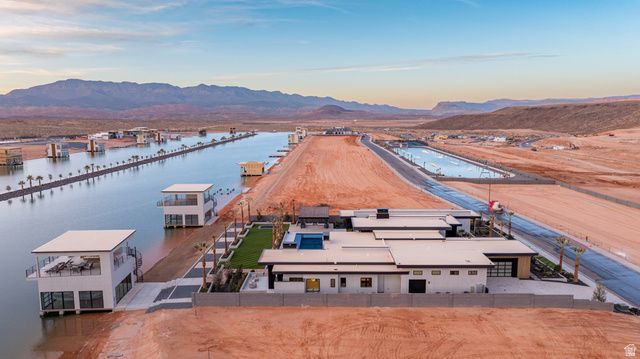 4242 S WAKE ST, Hurricane, UT 84737