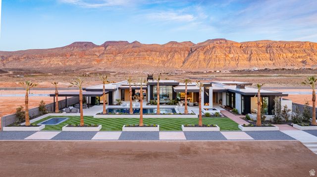 4242 S WAKE ST, Hurricane, UT 84737