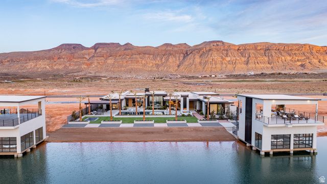 4242 S WAKE ST, Hurricane, UT 84737