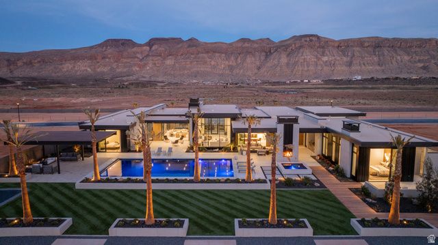 4242 S WAKE ST, Hurricane, UT 84737