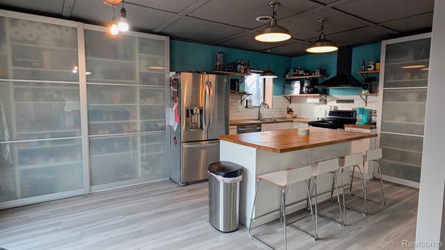 9117 LAHRING Road, Gaines, MI 48436