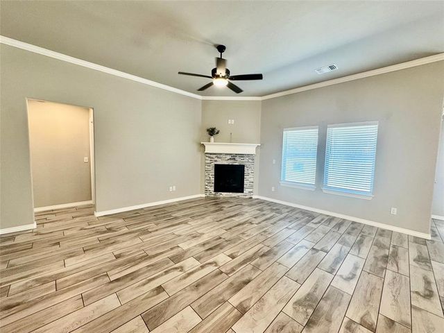 8913 Poppey Place, Yukon, OK 73099