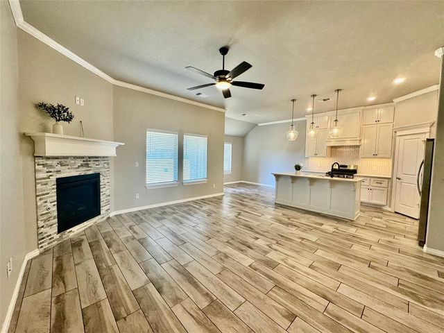 8913 Poppey Place, Yukon, OK 73099