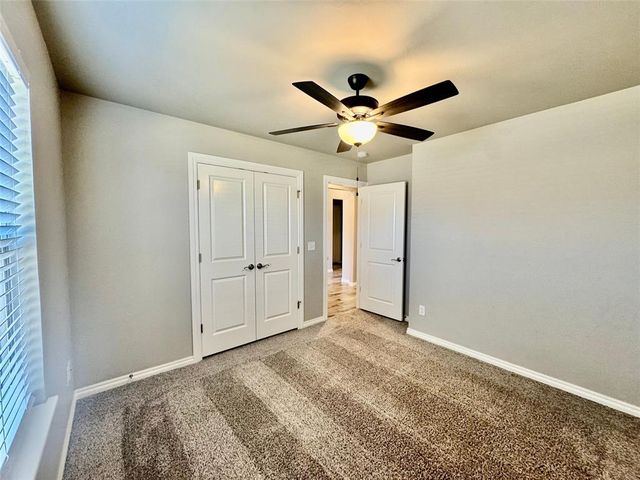 8913 Poppey Place, Yukon, OK 73099