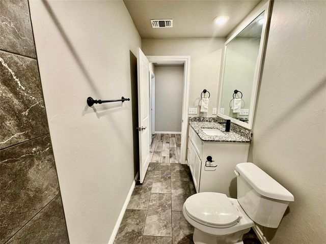 8913 Poppey Place, Yukon, OK 73099