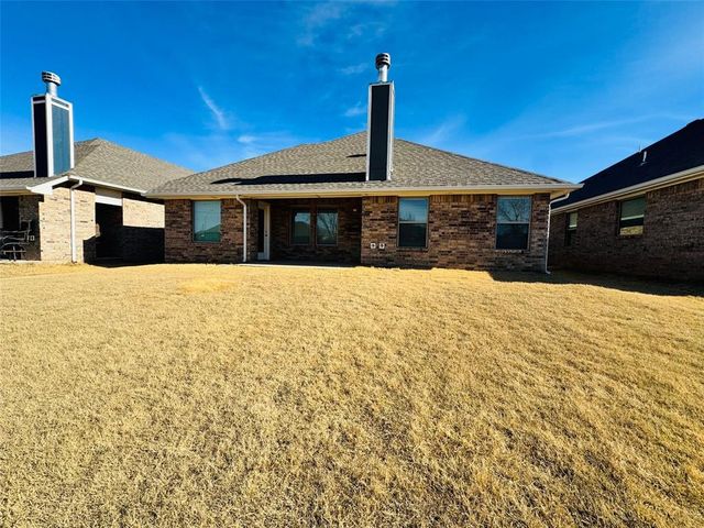 8913 Poppey Place, Yukon, OK 73099