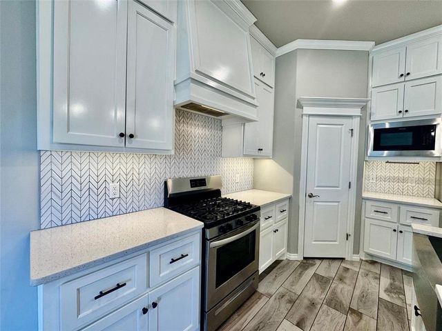 8913 Poppey Place, Yukon, OK 73099