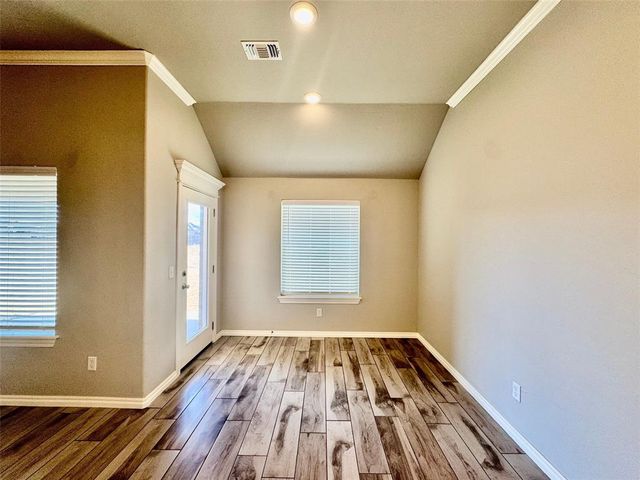 8913 Poppey Place, Yukon, OK 73099