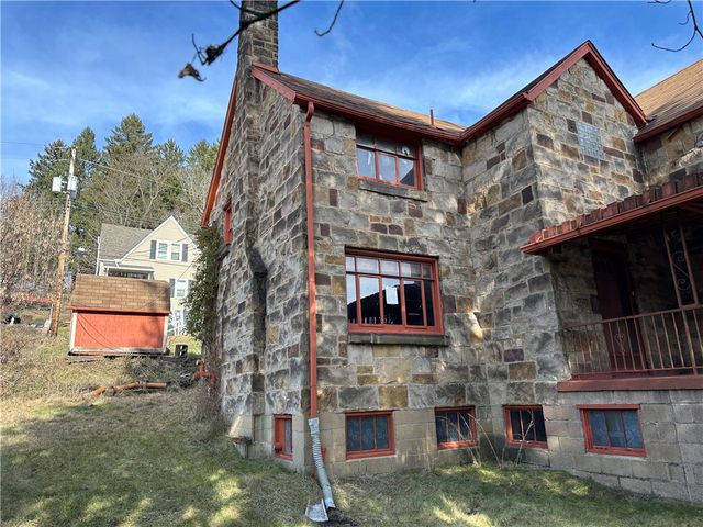 101 Hoffman Blvd, Ross Twp, PA 15209