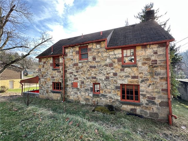 101 Hoffman Blvd, Ross Twp, PA 15209