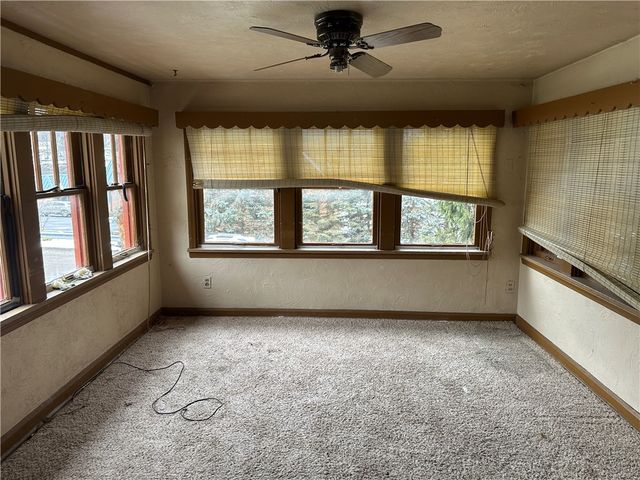 101 Hoffman Blvd, Ross Twp, PA 15209