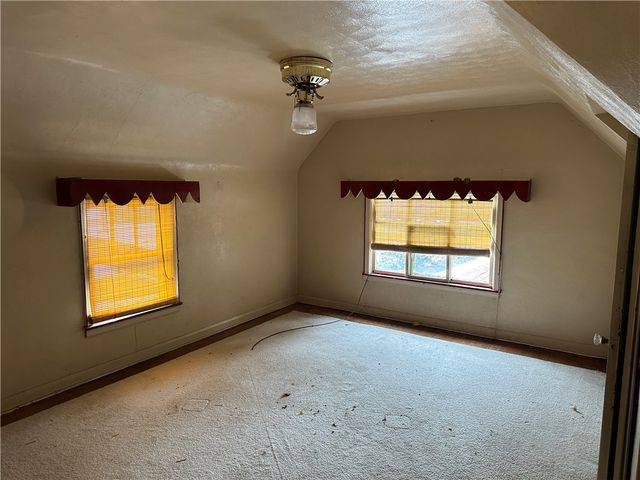 101 Hoffman Blvd, Ross Twp, PA 15209