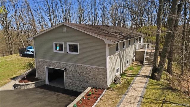 263 Oyster Bay Road, Mill Neck, NY 11765