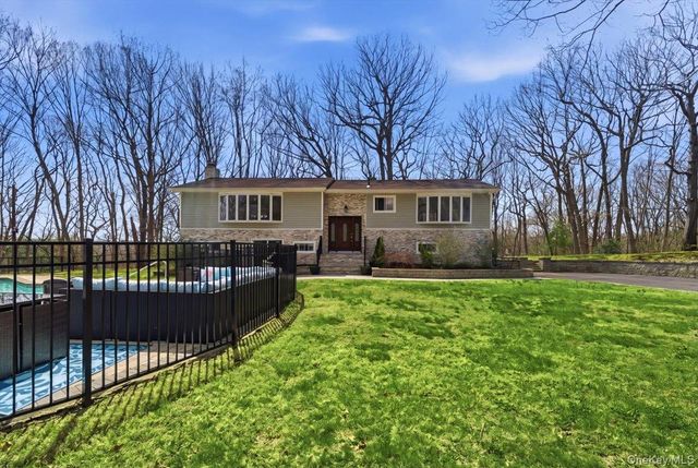 263 Oyster Bay Road, Mill Neck, NY 11765