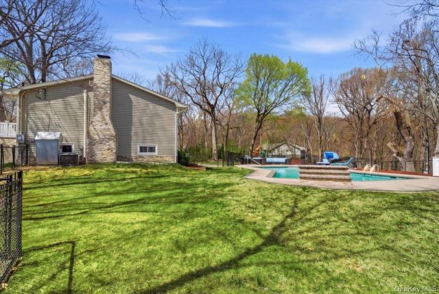 263 Oyster Bay Road, Mill Neck, NY 11765