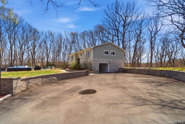 263 Oyster Bay Road, Mill Neck, NY 11765