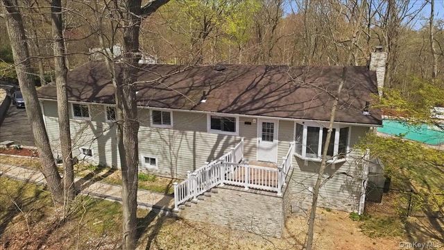 263 Oyster Bay Road, Mill Neck, NY 11765