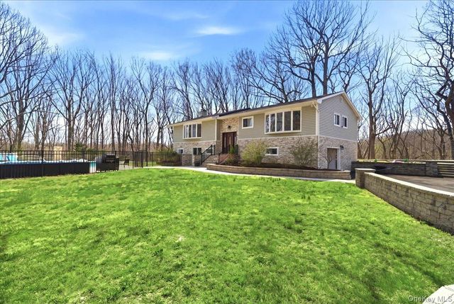 263 Oyster Bay Road, Mill Neck, NY 11765