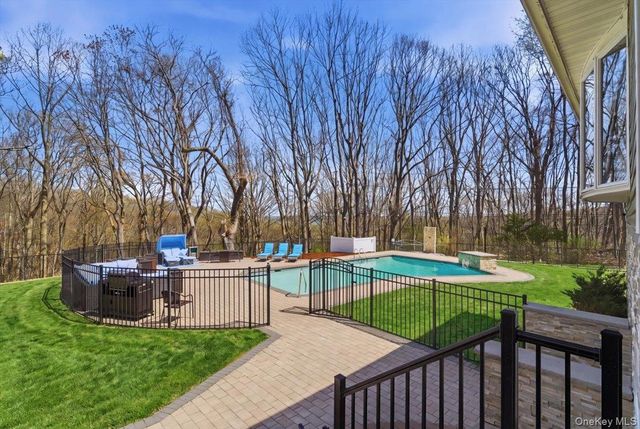263 Oyster Bay Road, Mill Neck, NY 11765